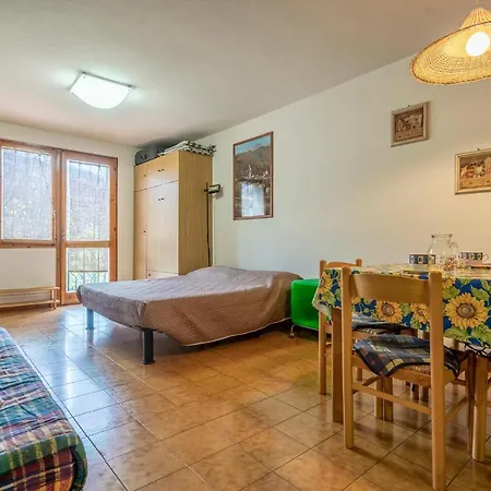 Pet Friendly In With Kitchen *