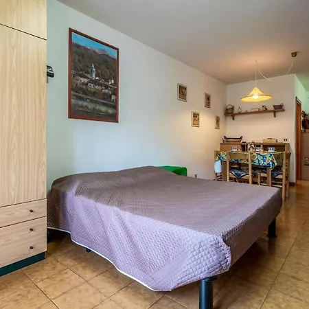 Pet Friendly In With Kitchen *